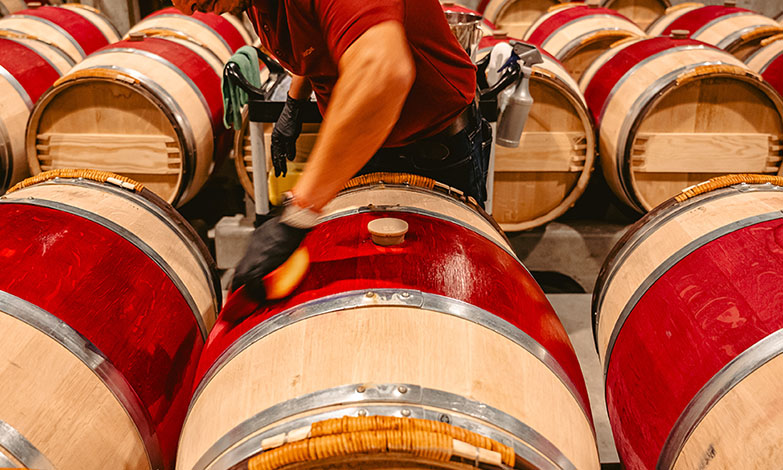 The velvety red middle stripe pays homage to our French heritage, and co-founder, Baron Philippe de Rothschild, echoing the aesthetic sensibilities of Château Mouton Rothschild.
