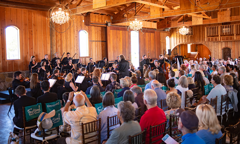 Versailles Royal Opera Orchestra performing at Opus One Premieres